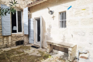 Location Arles quartier Roquette - jardin