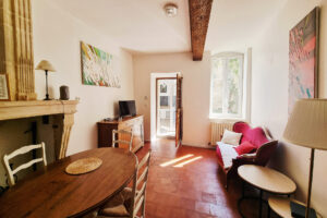 Location Arles quartier Roquette - salon