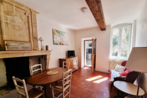 Location Arles quartier Roquette - salon