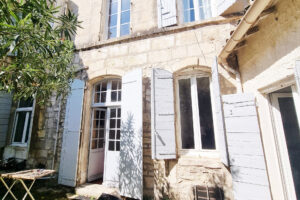Location Arles quartier Roquette - jardin