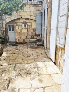 Location Arles quartier Roquette - jardin