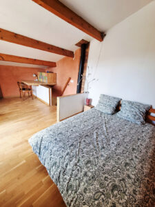 Location maison à Suzette au domaine de la Ferme saint Martin - chambre