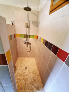 Location maison à Suzette au domaine de la Ferme saint Martin - salle de bain